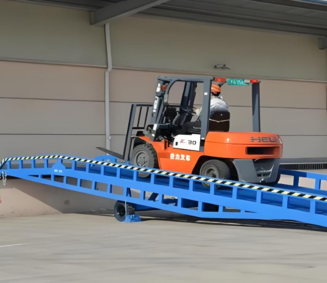 商水移动式卸货平台（叉车用）